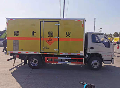 惠安爆破器材运输车工人安全操作规范与智能技术保障